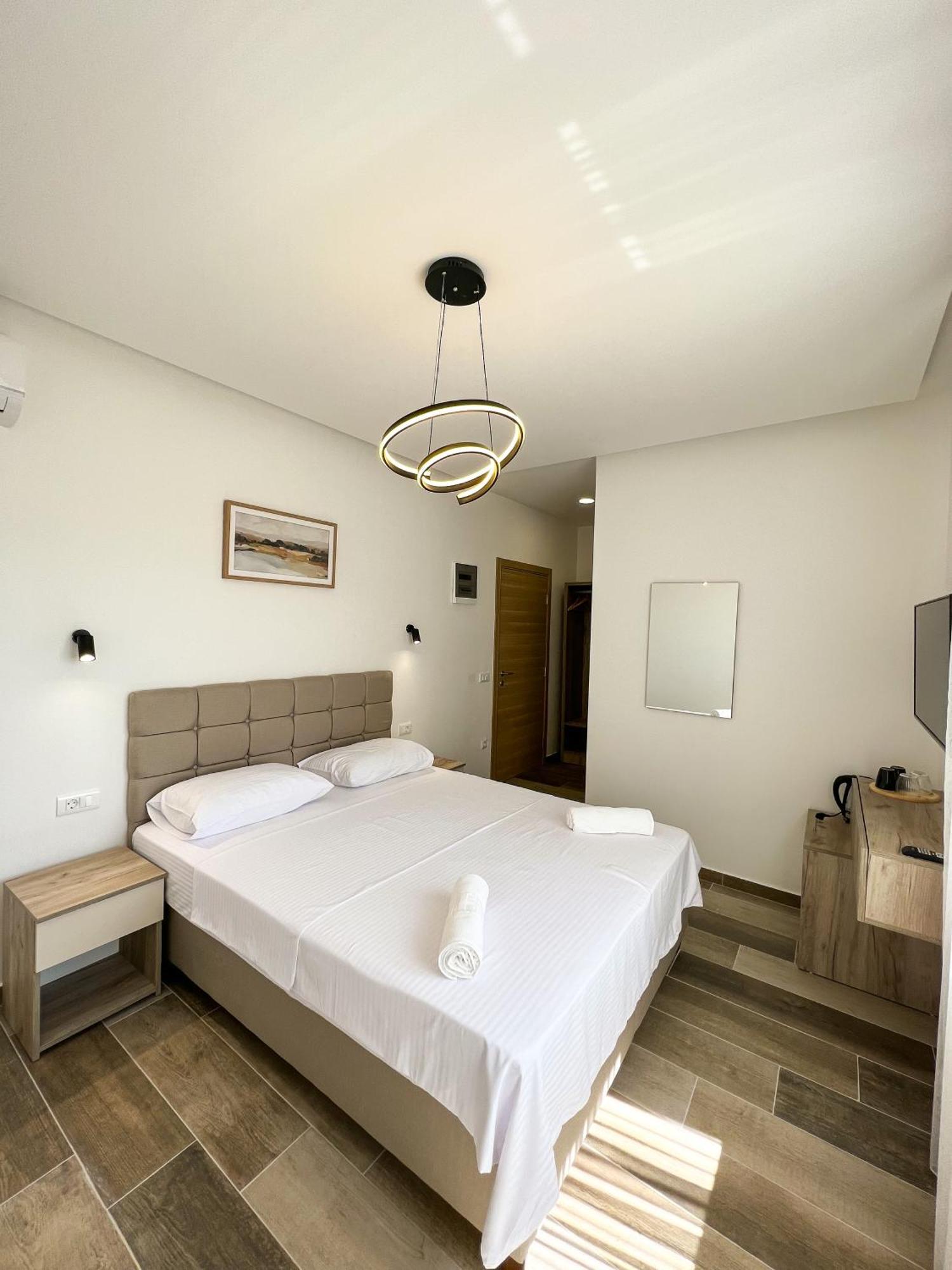 Square Residence Ulcinj Extérieur photo