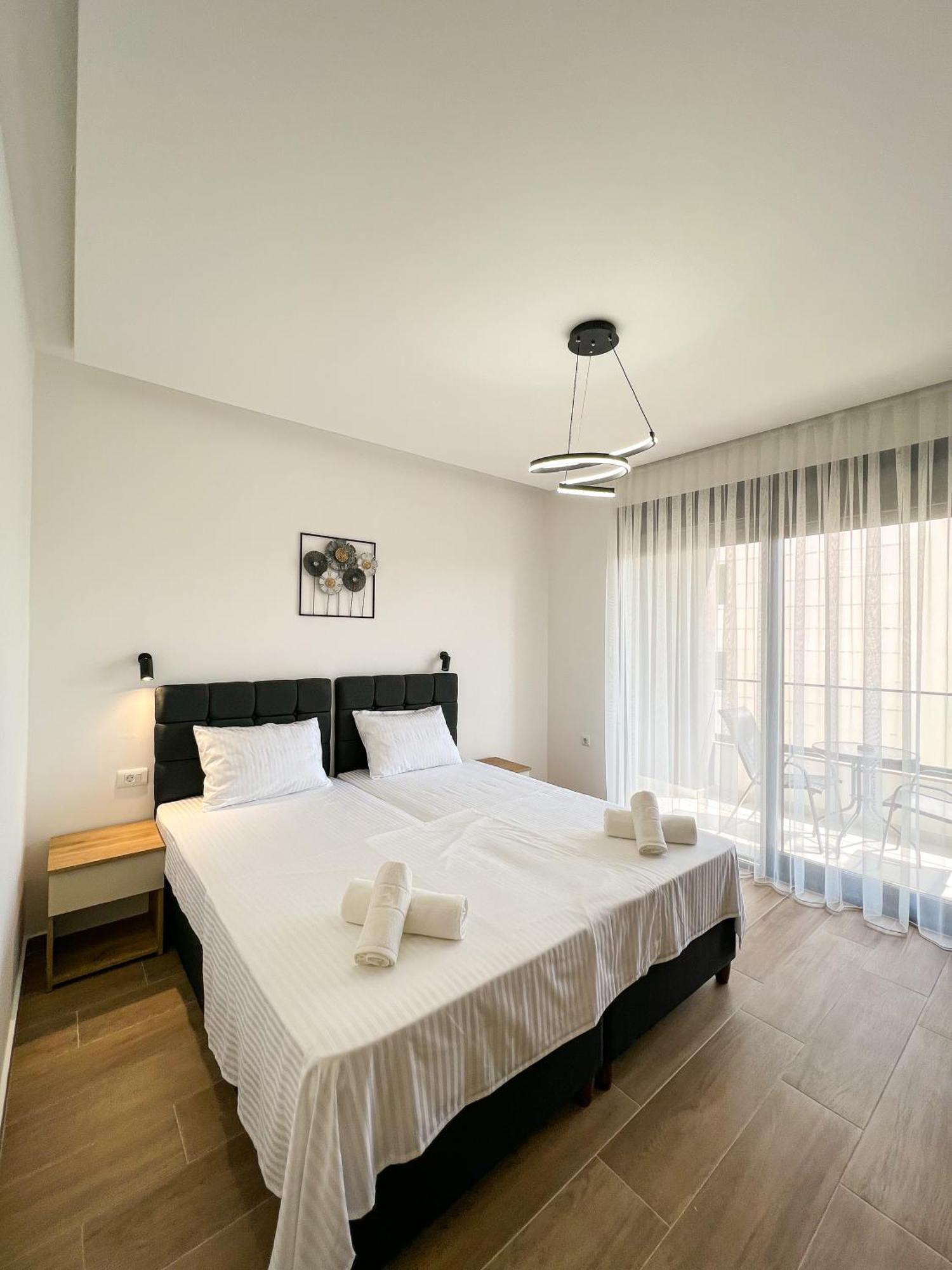 Square Residence Ulcinj Extérieur photo