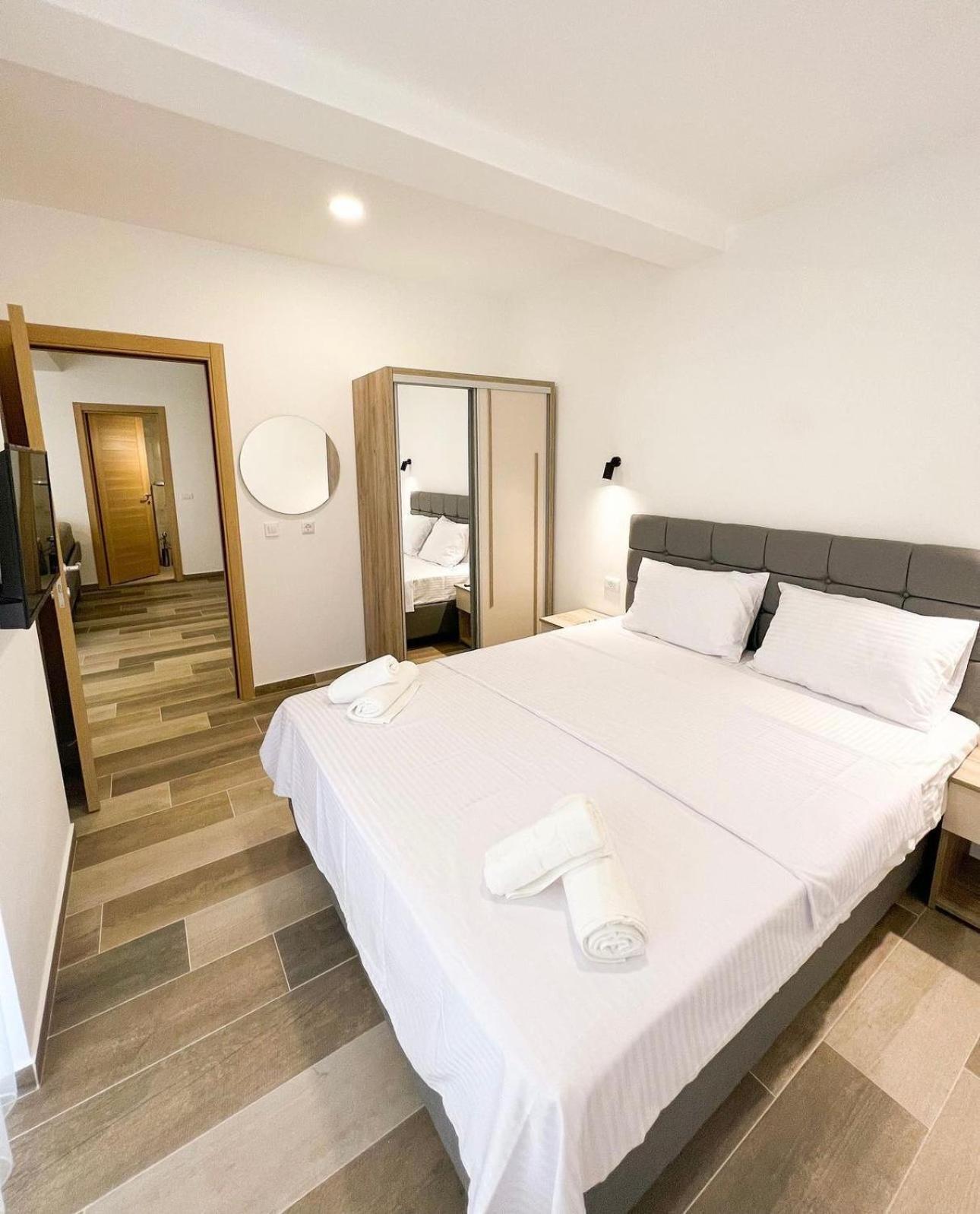 Square Residence Ulcinj Extérieur photo